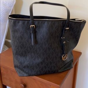 Black Michael Kors bag